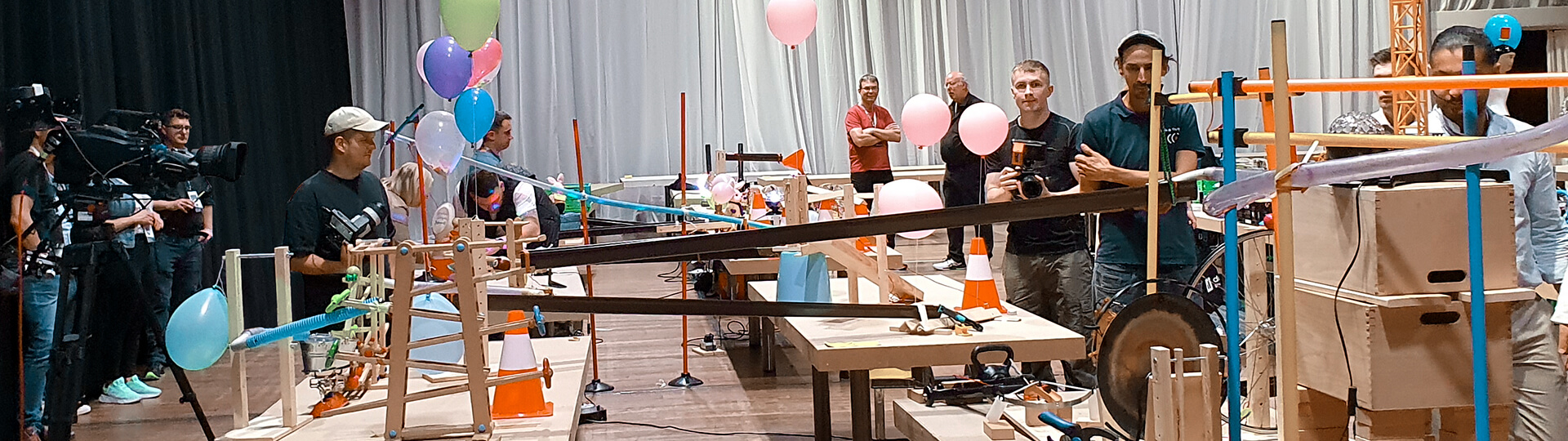 Gruppe in einer Kettenreaktionslandschaft