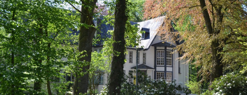 Haus der Bildungsstätte im Wald